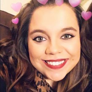 Meet your Posher, Ana